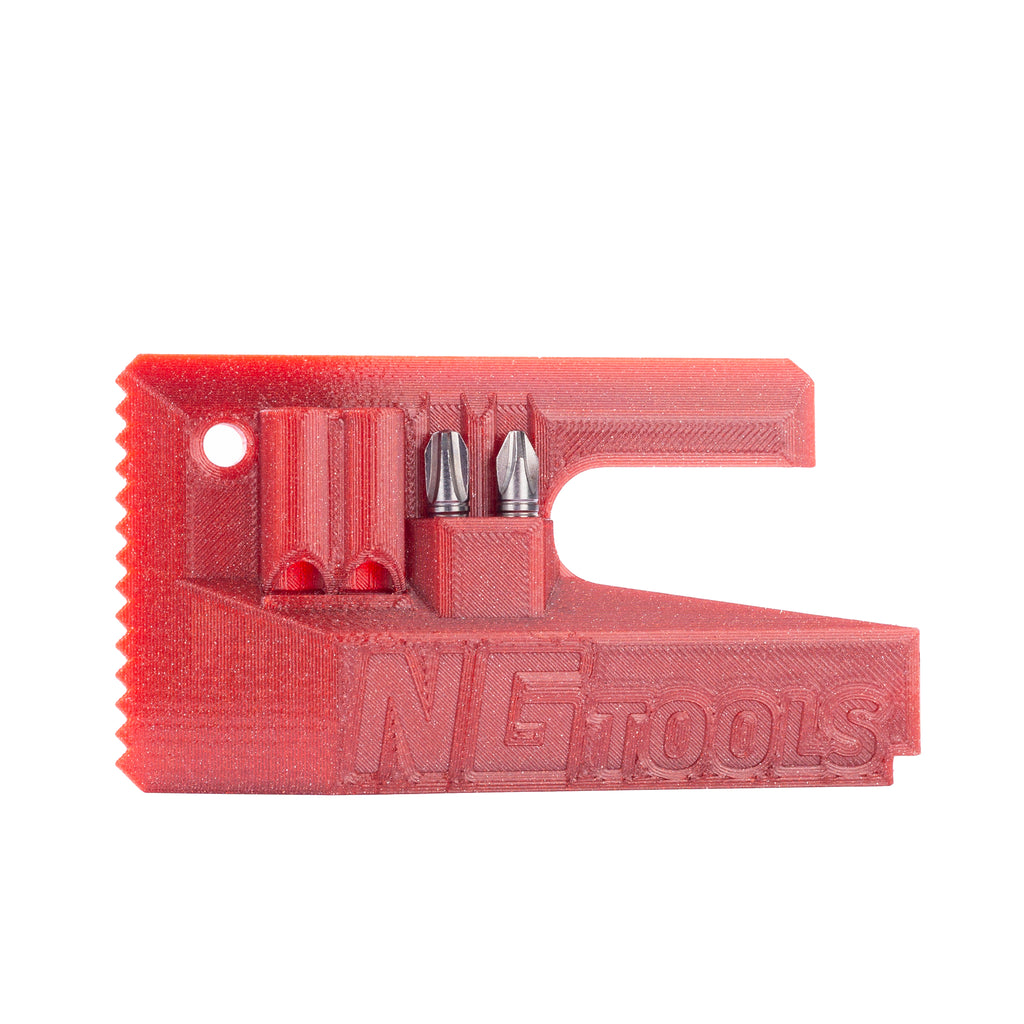 NG Snowboard Binding Tool – red multitool for snowboard, splitboard, and skialp. Includes screwdriver, two bits, and a whistle. Perfect for cleaning bindings, buckles, base, edges, and waxing.