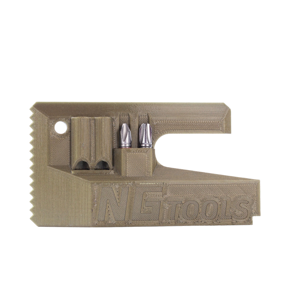 NG Snowboard Binding Tool – foggy green multitool for snowboard, splitboard, and skialp. Includes screwdriver, two bits, and a whistle. Ideal for tuning bindings, buckles, base, edges, and waxing.