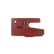 Laden Sie das Bild in den Galerie-Viewer, NGtools Multitool Pro red snowboard multitool pocket tool for quick snowboard binding adjustments on the mountain
