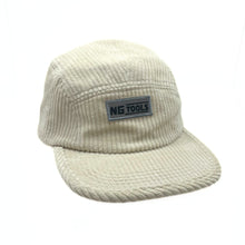 Laden Sie das Bild in den Galerie-Viewer, Close-up of corduroy texture – premium snowboard and skateboarding cap by NG Tools